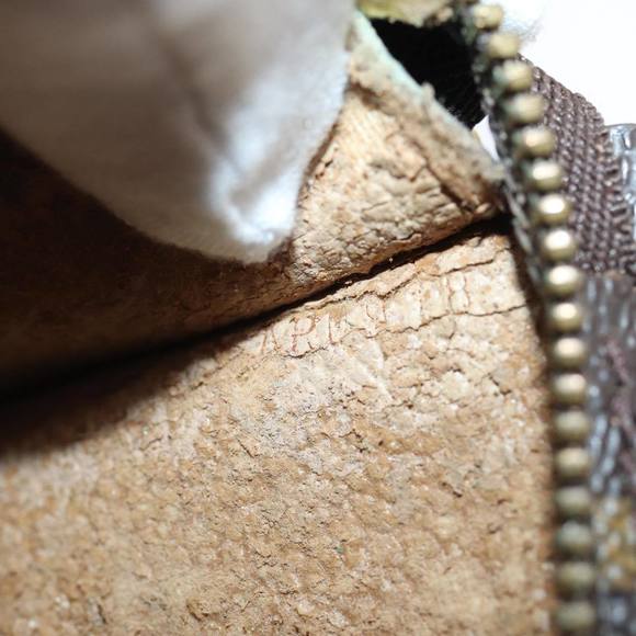 LOUIS VUITTON Monogram Bucket PM Pouch Accessory Pouch LV Auth 81384 - Picture 12 of 16